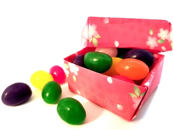 Origami Lidded Box with Jelly Beans 4.21.2019